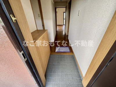 【玄関】 | コンフォート上小田井 | ※写真は別号室