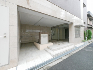 【エントランス】 | ノーサイド立葉 | 落ち着いたエントランスです