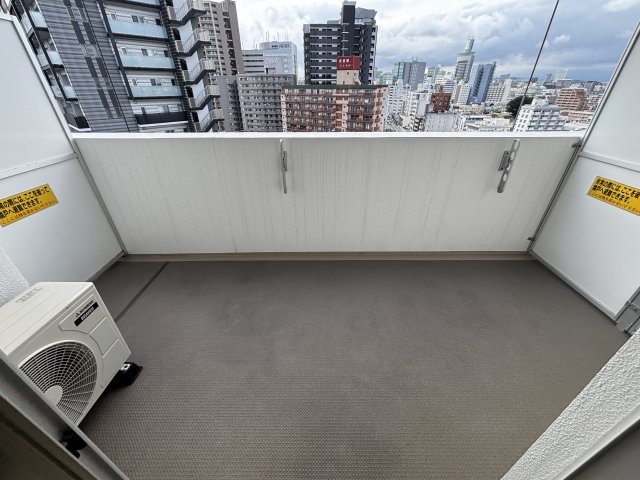 アルティザ仙台花京院のバルコニー