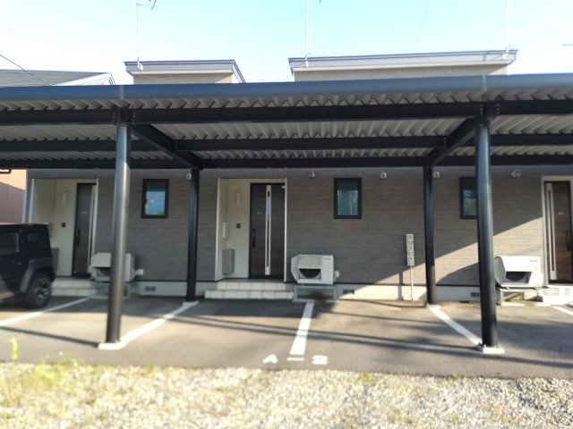 TOWN西24南2 T&KⅡの駐車場