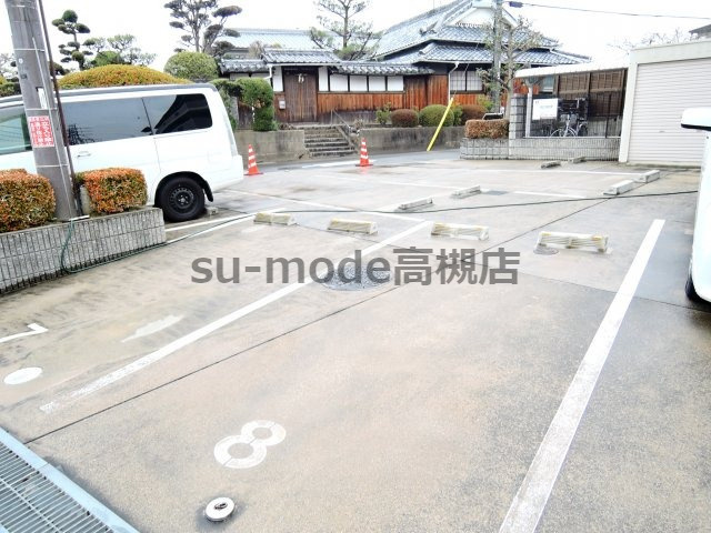 ヴィラ唐崎の駐車場