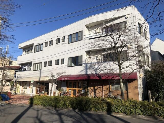 練馬区練馬１丁目の店舗一部の外観
