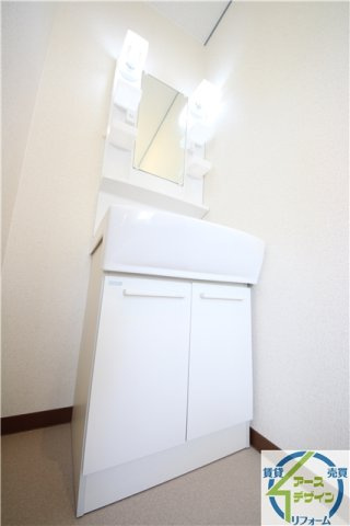 本町ビルの独立洗面台