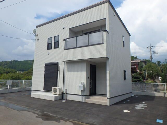 Ｇｒｅｅｎ　ｈｉｌｌ　ｔｅｒｒａｃｅ