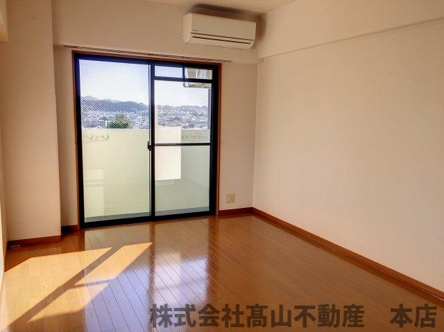 宗像市赤間６丁目の賃貸マンションの居間・リビング