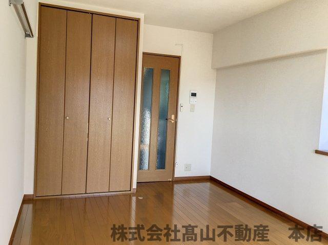 宗像市赤間６丁目の賃貸マンションの居間・リビング