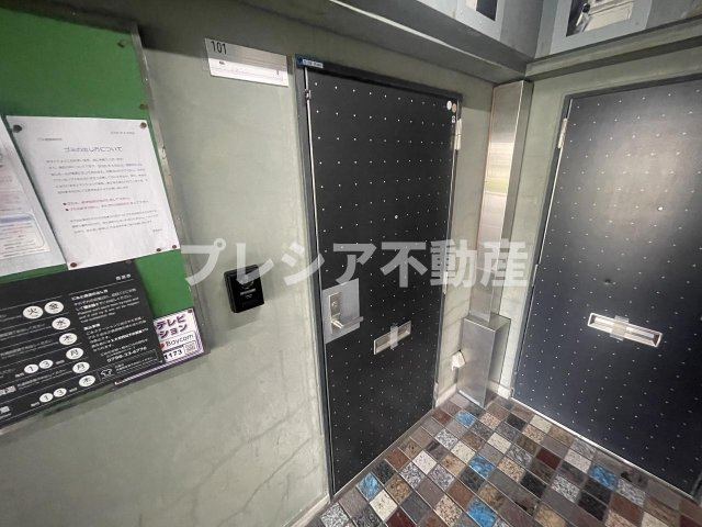 ユニテック甲子園の玄関
