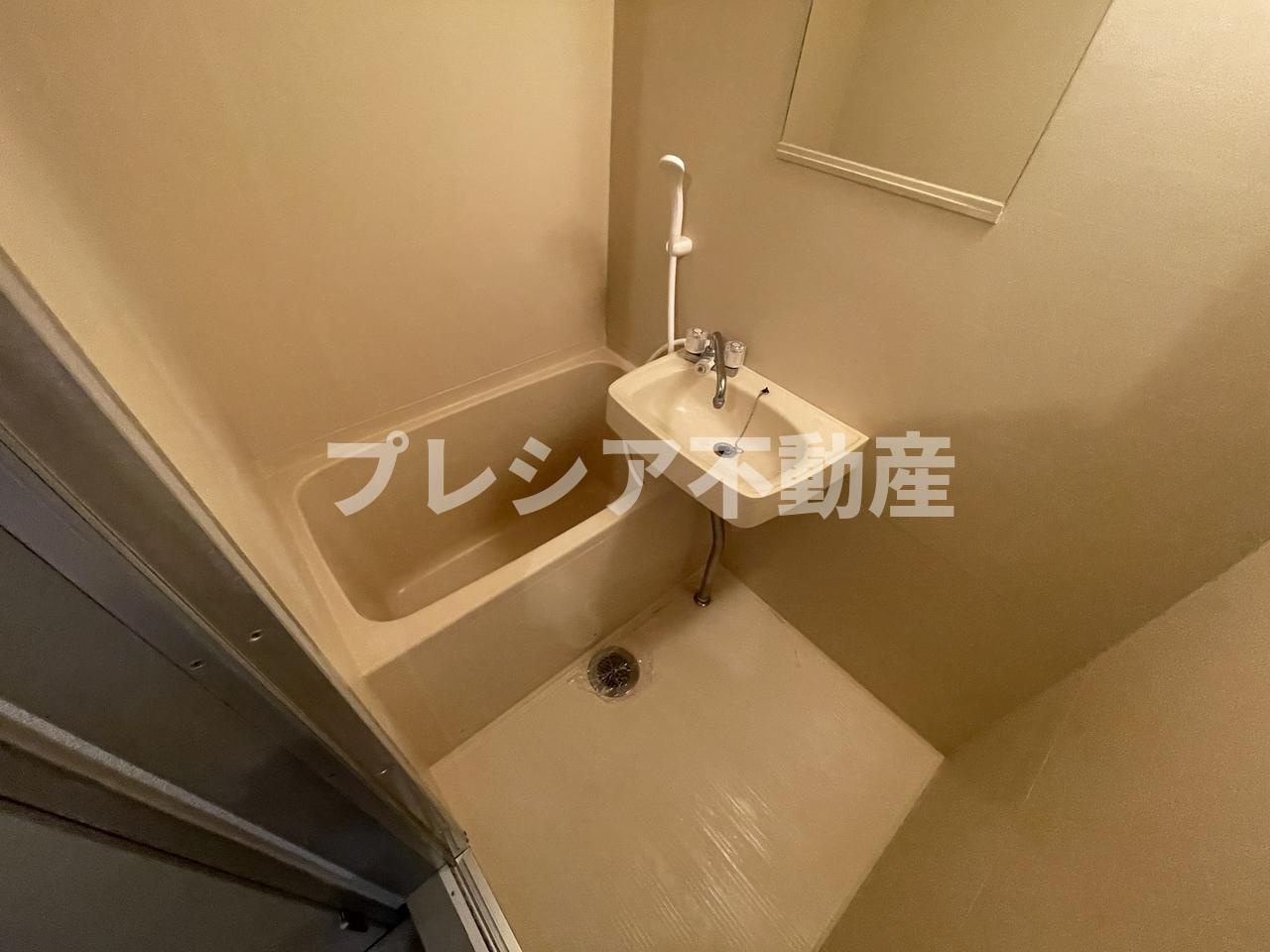 ユニテック甲子園の浴室