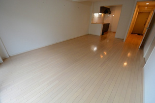シャルム甲子園口の居間