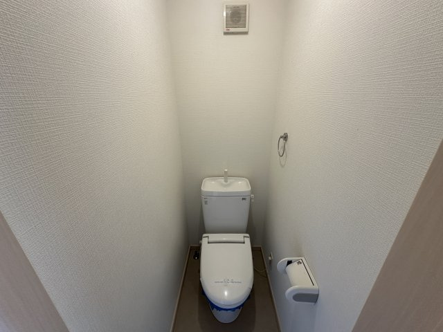 川崎市麻生区岡上５丁目のアパートのトイレ