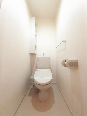【トイレ】 | サン・ボヌール　ヤナイ　Ｂ　2LDKHW | シンプルで使いやすいトイレです