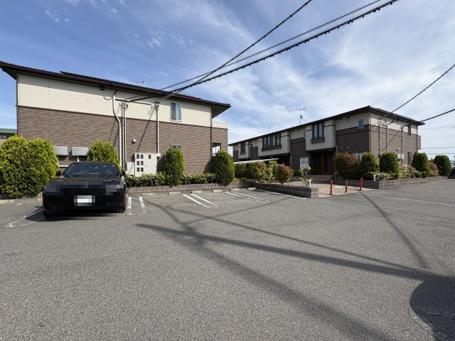 フィオーレ2番館の駐車場