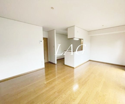 【居間・リビング】 | テラスルミエール | 洋室のお部屋です。