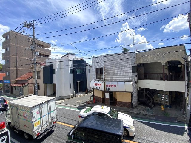 アドリーム西新井の展望|陽当たりと通風に恵まれたバルコニーからの景色です。前面に遮るものがなく開放的な空間が広がっており、爽やかな風と光を感じながら気持ちよく毎日を過ごすことができます。