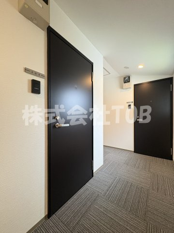 【その他】 | ヒーローズホームズ | 204号室　玄関ドア