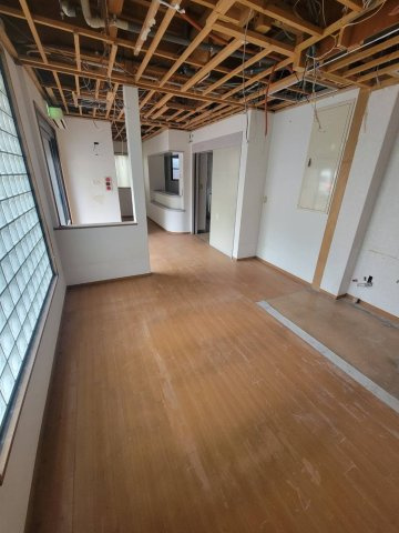 寝屋川市大利元町の事務所の内装|1F