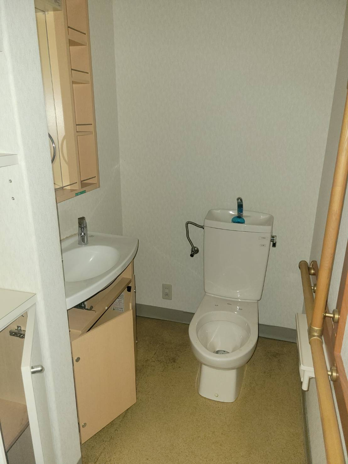 寝屋川市大利元町の事務所のトイレ|2F
