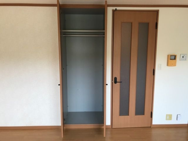 グレイスイサキの居間・リビング