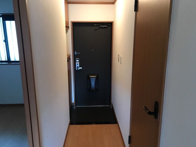 グレイスイサキの玄関