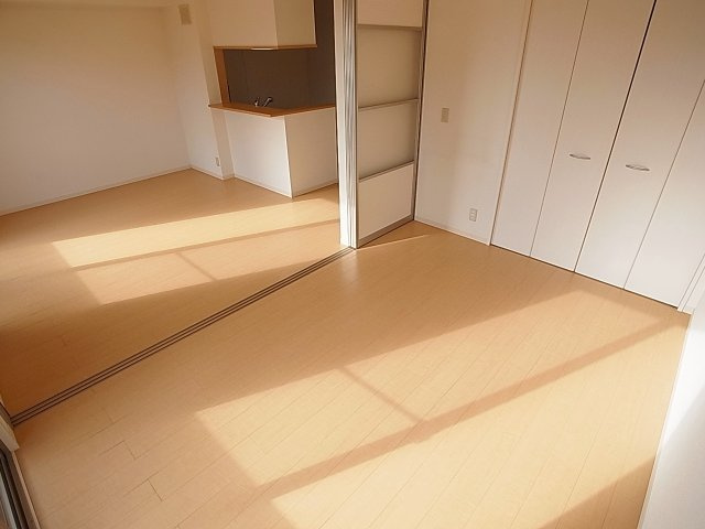 プロスペラールの内装|綺麗なフローリング