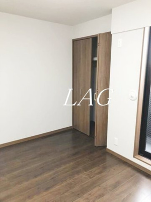 【居間・リビング】 | アーバンブルー高砂 | 洋室のお部屋です。
