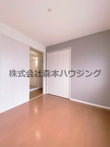 【洋室】 | 　バーレン池田 | おしゃれな洋室です