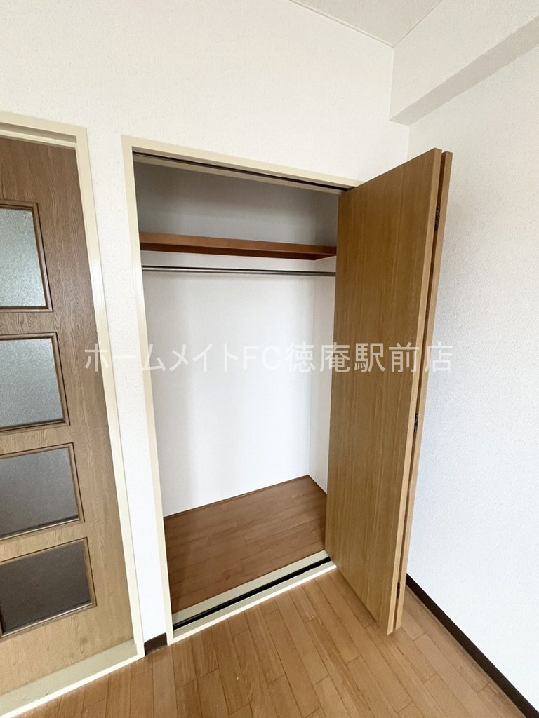 大阪市城東区天王田の賃貸マンションの収納