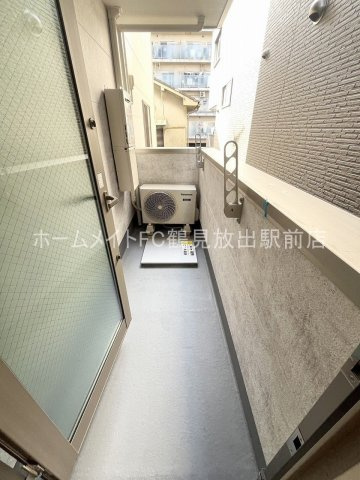 大阪市城東区東中浜５丁目のアパートのバルコニー