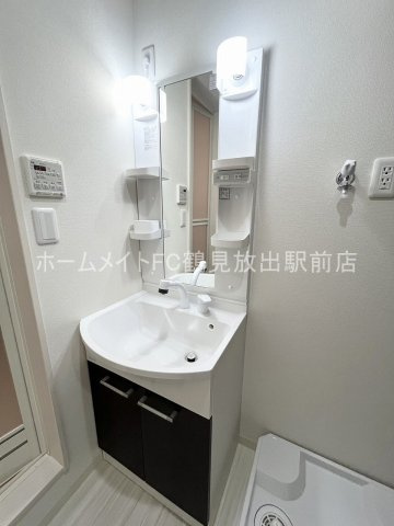 大阪市城東区東中浜５丁目のアパートの独立洗面台