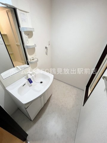 大阪市城東区諏訪４丁目のアパートの洗面所