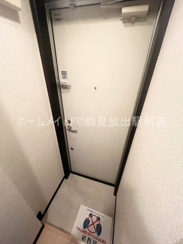 大阪市城東区諏訪４丁目のアパートの玄関