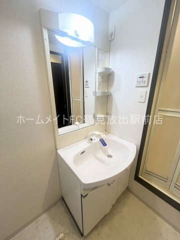 大阪市城東区諏訪４丁目のアパートの独立洗面台