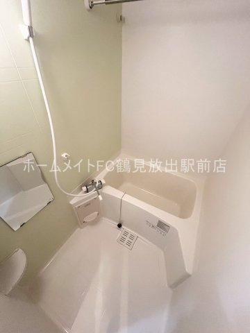 大阪市城東区諏訪４丁目のアパートの浴室
