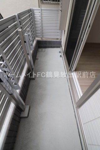 東大阪市高井田本通７丁目のアパートのバルコニー
