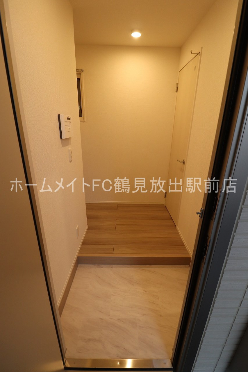 東大阪市高井田本通７丁目のアパートの玄関