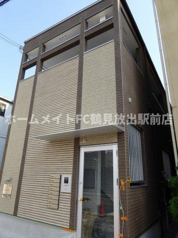 大阪市鶴見区茨田大宮４丁目のアパートのエントランス