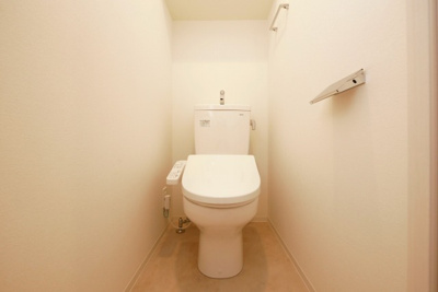 【トイレ】 | クリスタルグランツBAYフロンティア | 落ち着いた色調のトイレです