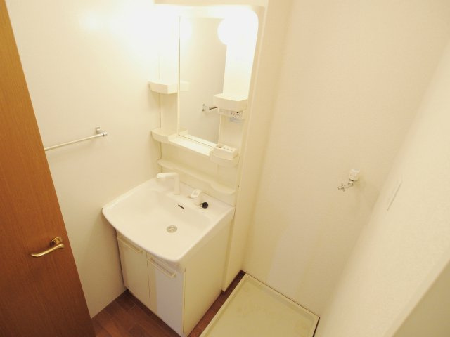 リヴェール小田　B棟の洗面所|※別部屋の写真です。参考下さい。改装中。