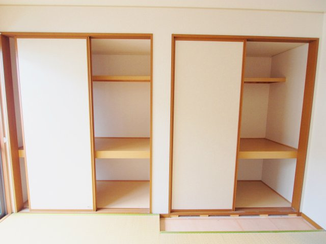 リヴェール小田　B棟の収納|※別部屋の写真です。参考下さい。改装中。