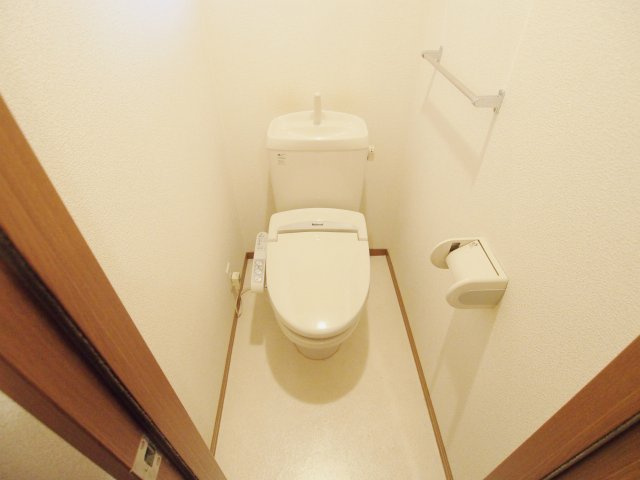 リヴェール小田　B棟のトイレ|※別部屋の写真です。参考下さい。改装中。