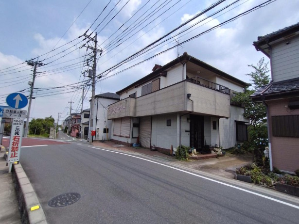 敷地面積57.97坪　売地　富士見市鶴馬 2期の前面道路含む現地写真|北側公道約6.38ｍ、約15.5ｍ接道！接道幅が広く、お車の出し入れや使い勝手が良いです♪