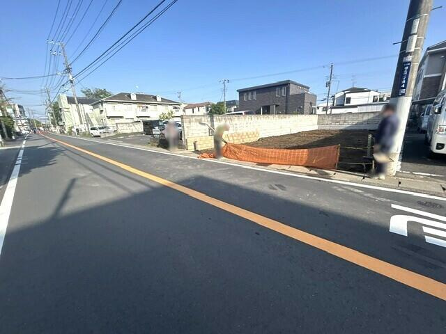 市川市相之川１丁目１０１４番の前面道路含む現地写真