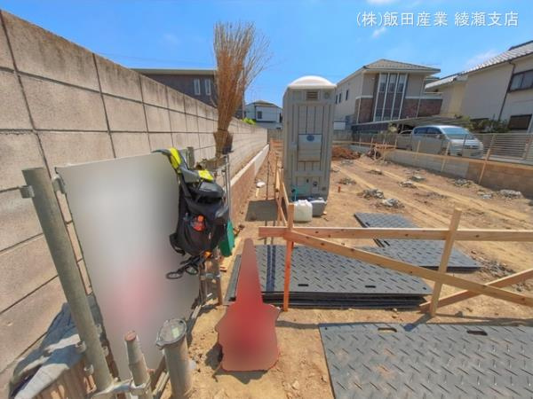 市川市相之川１丁目１０１４番の前面道路含む現地写真