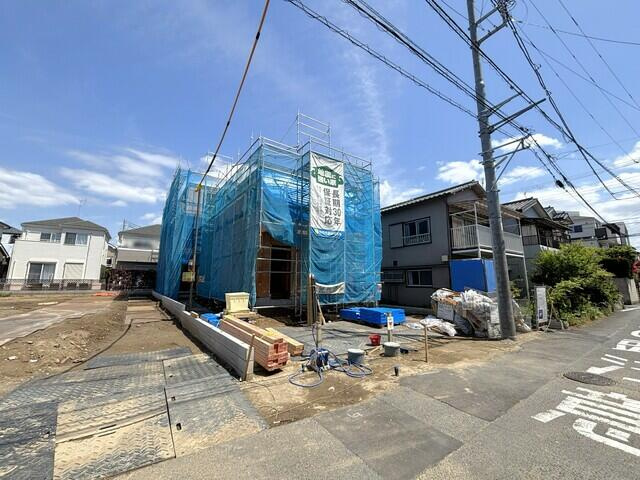 市川市原木３丁目８５２番の前面道路含む現地写真|上棟済　完成が待ち遠しいです