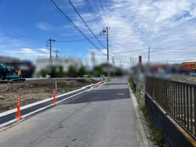ブルーミングガーデン　市川市下貝塚３丁目３棟／１期３号棟の前面道路含む現地写真|★販売現地★2026.5.4撮影