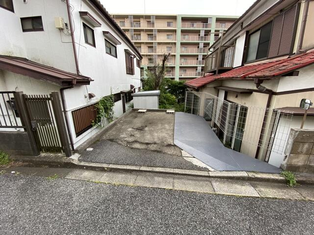 船橋市三山１丁目戸建の駐車場|嬉しい駐車場付♪
