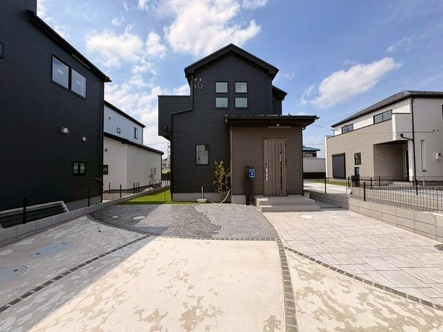 ４２７３船橋市二和東１１期１３棟の前面道路含む現地写真