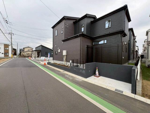４２７３船橋市二和西２６期１４棟の前面道路含む現地写真