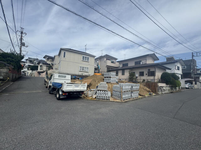 ブルーミングガーデン　船橋市飯山満町３丁目１棟／１期１号棟の前面道路含む現地写真|現地写真