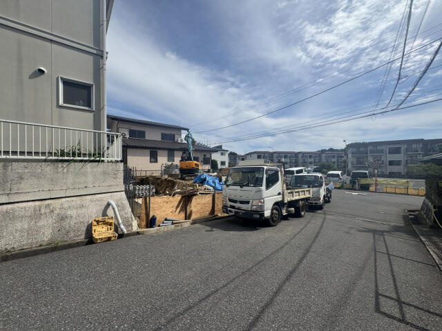 ブルーミングガーデン　船橋市飯山満町３丁目１棟／１期１号棟の前面道路含む現地写真|現地写真